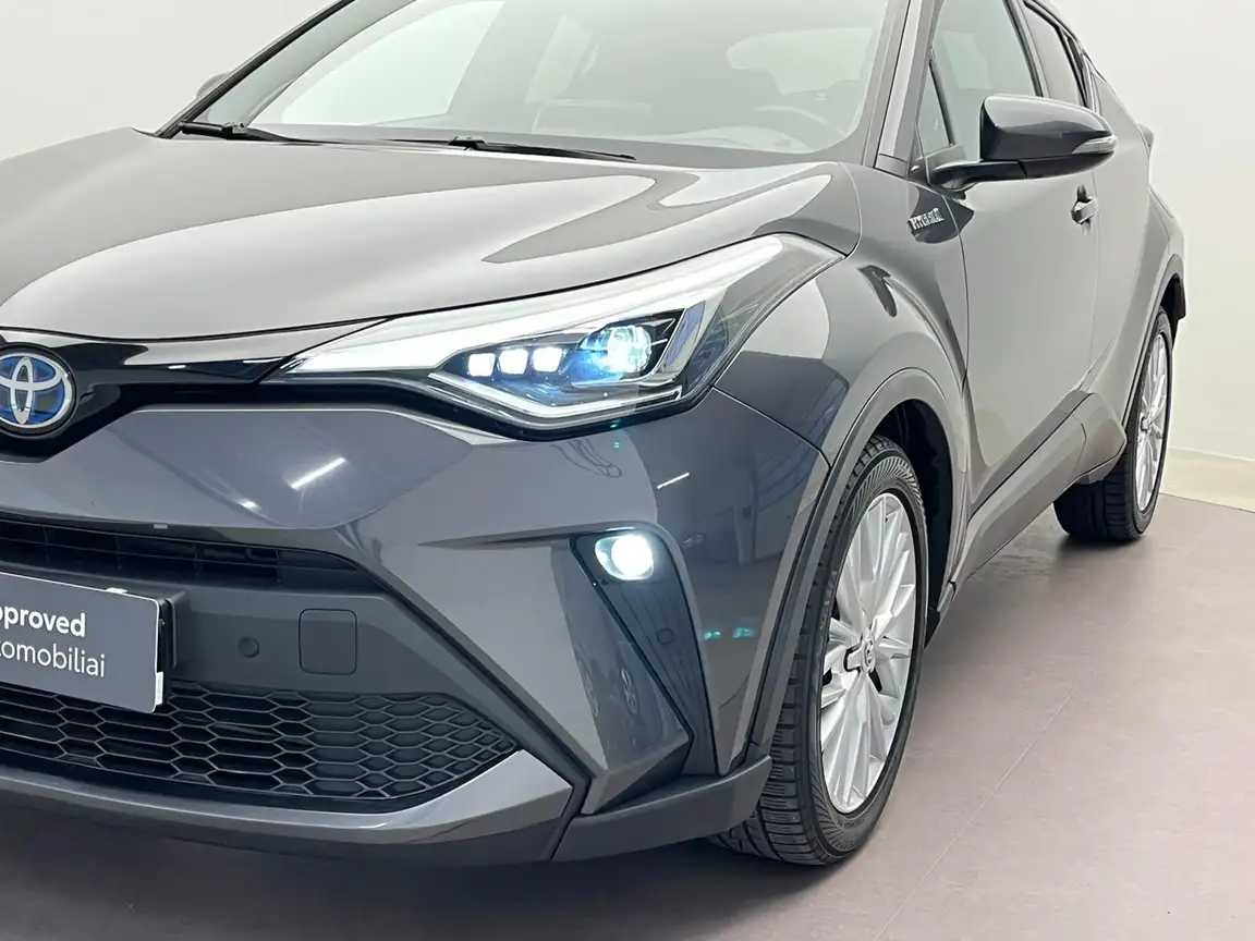 TOYOTA C-HR