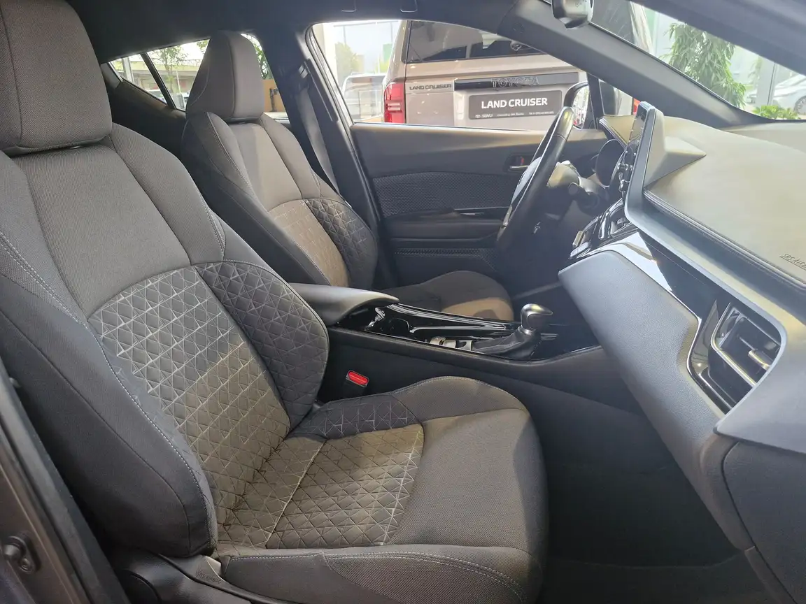 TOYOTA C-HR