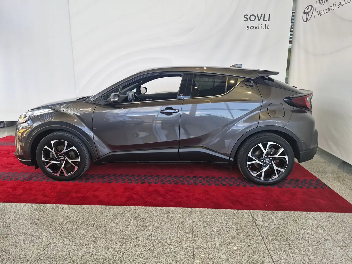 TOYOTA C-HR