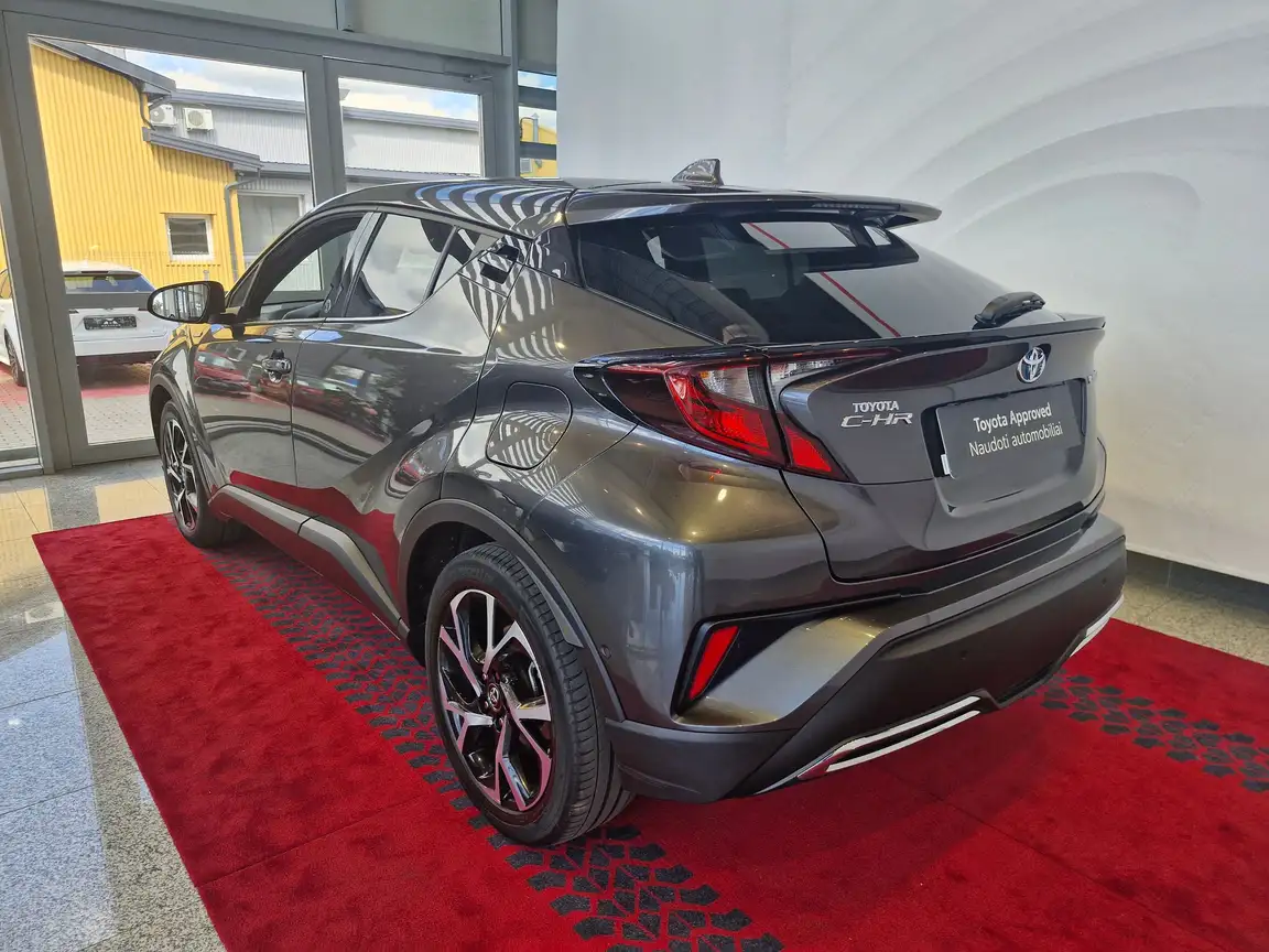 TOYOTA C-HR