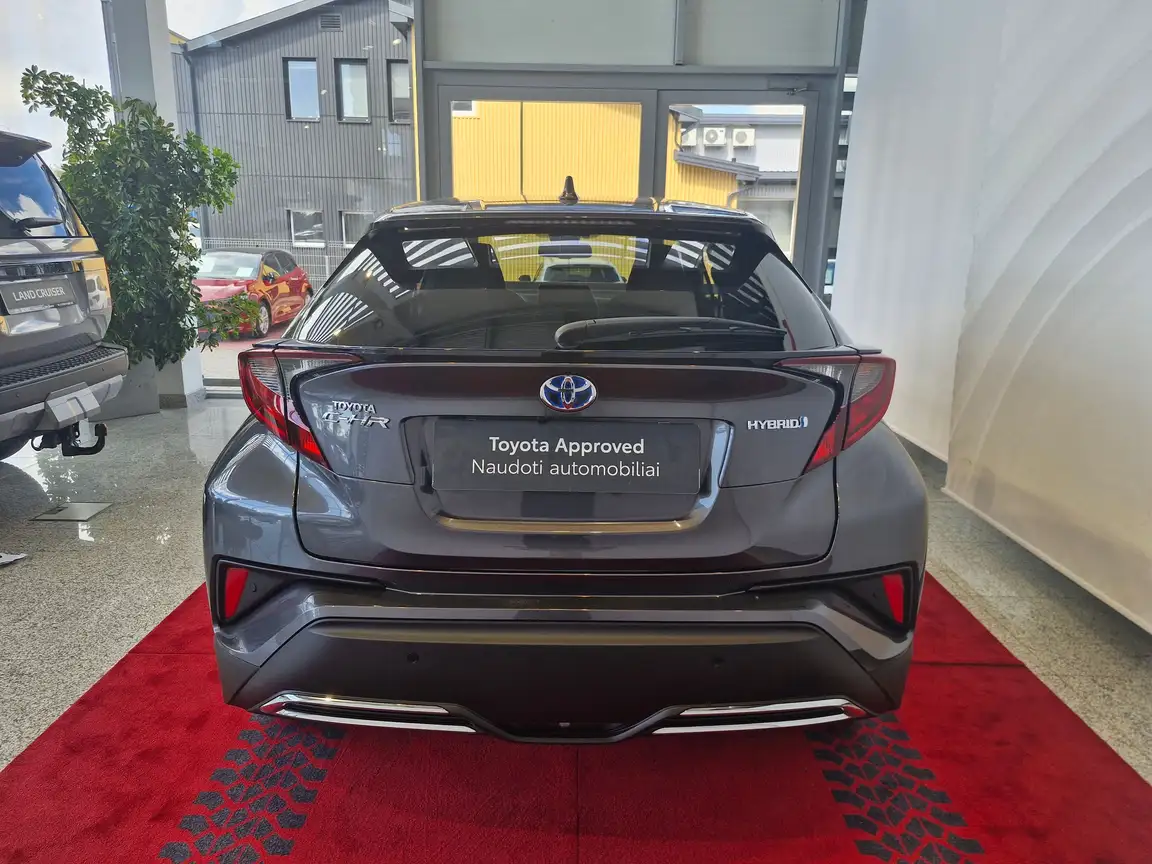 TOYOTA C-HR