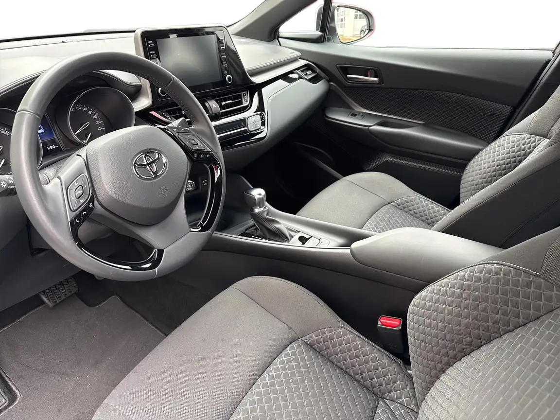 TOYOTA C-HR