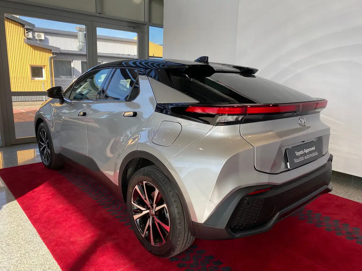 TOYOTA C-HR