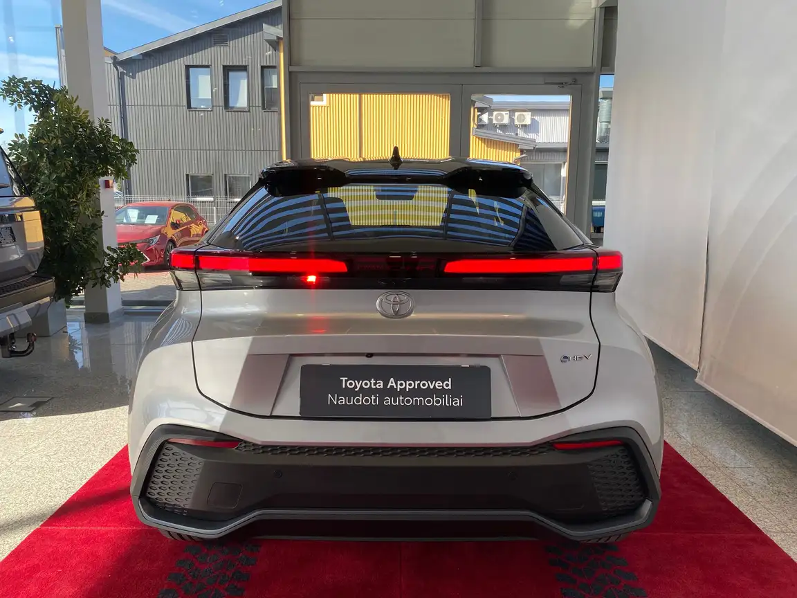 TOYOTA C-HR