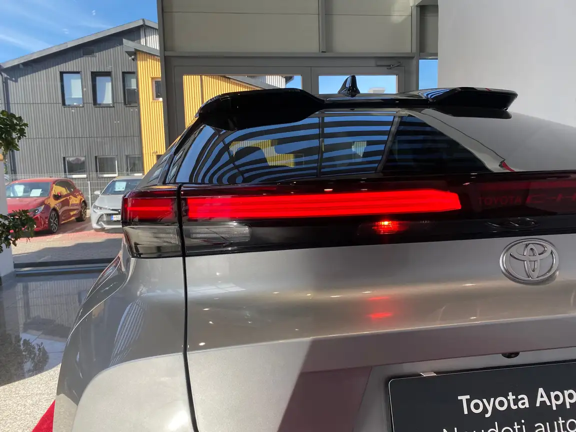 TOYOTA C-HR