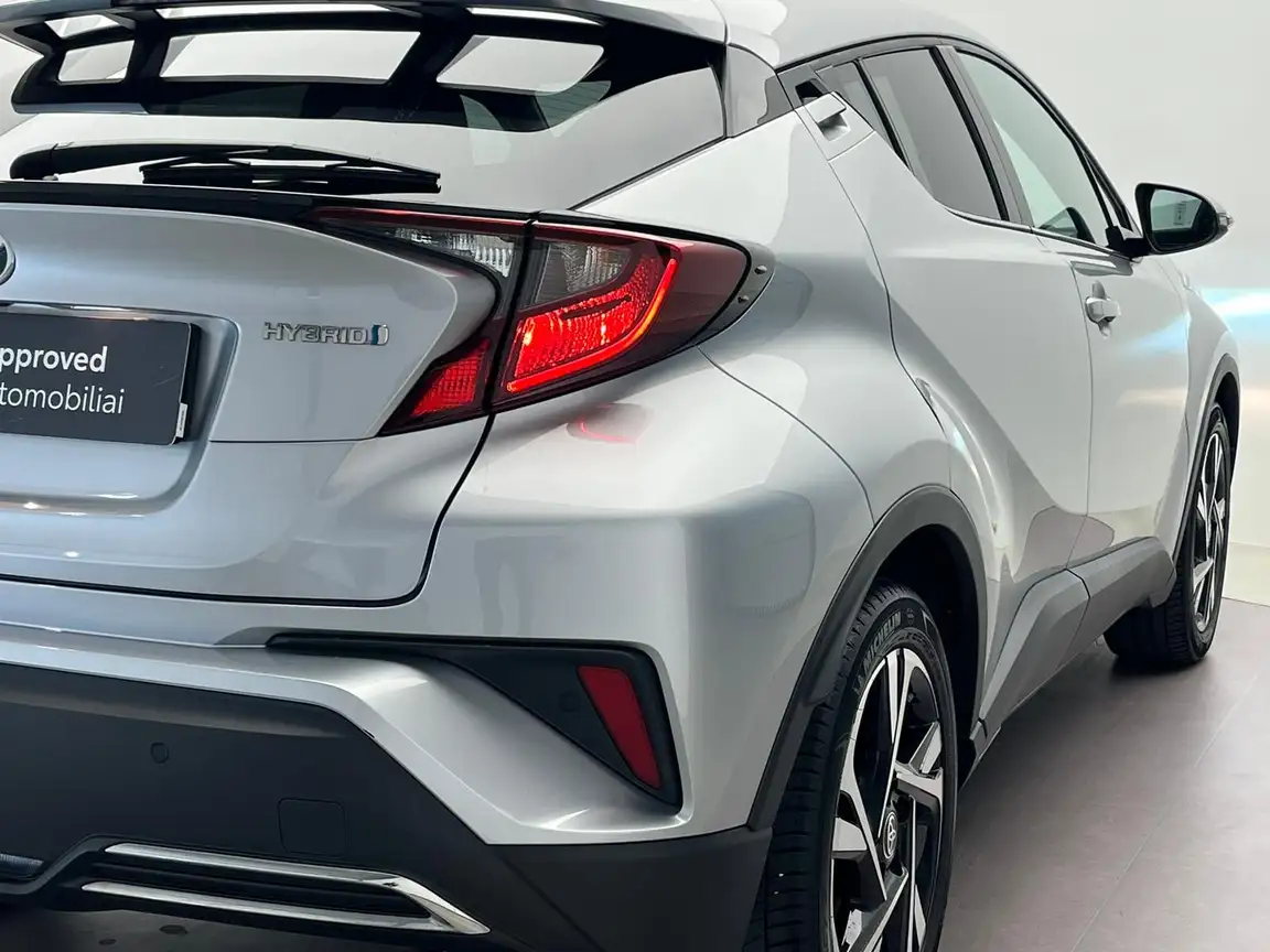 TOYOTA C-HR