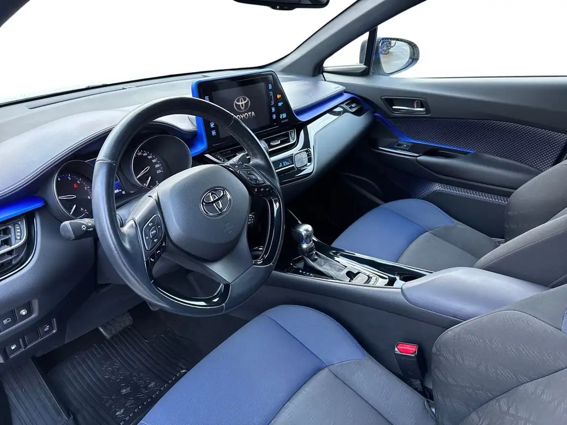 TOYOTA C-HR