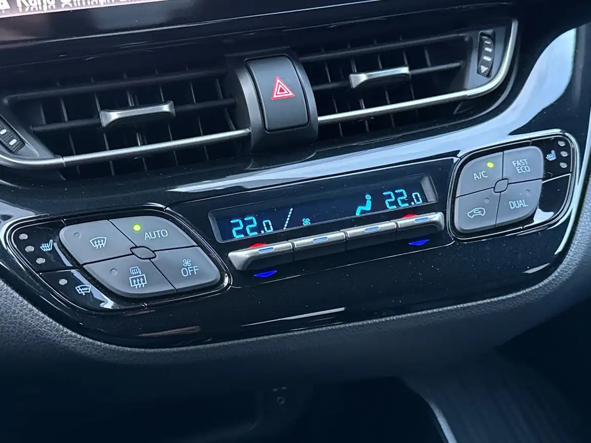 TOYOTA C-HR