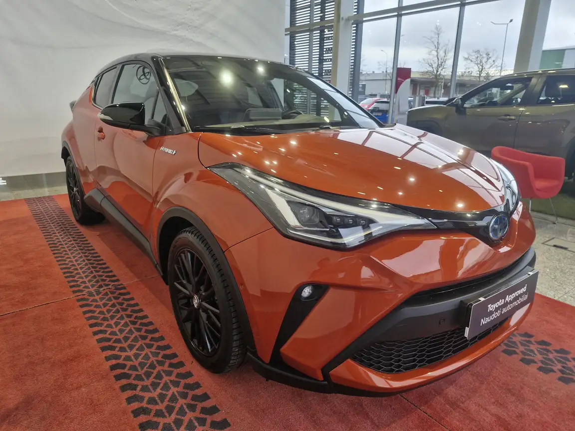 TOYOTA C-HR