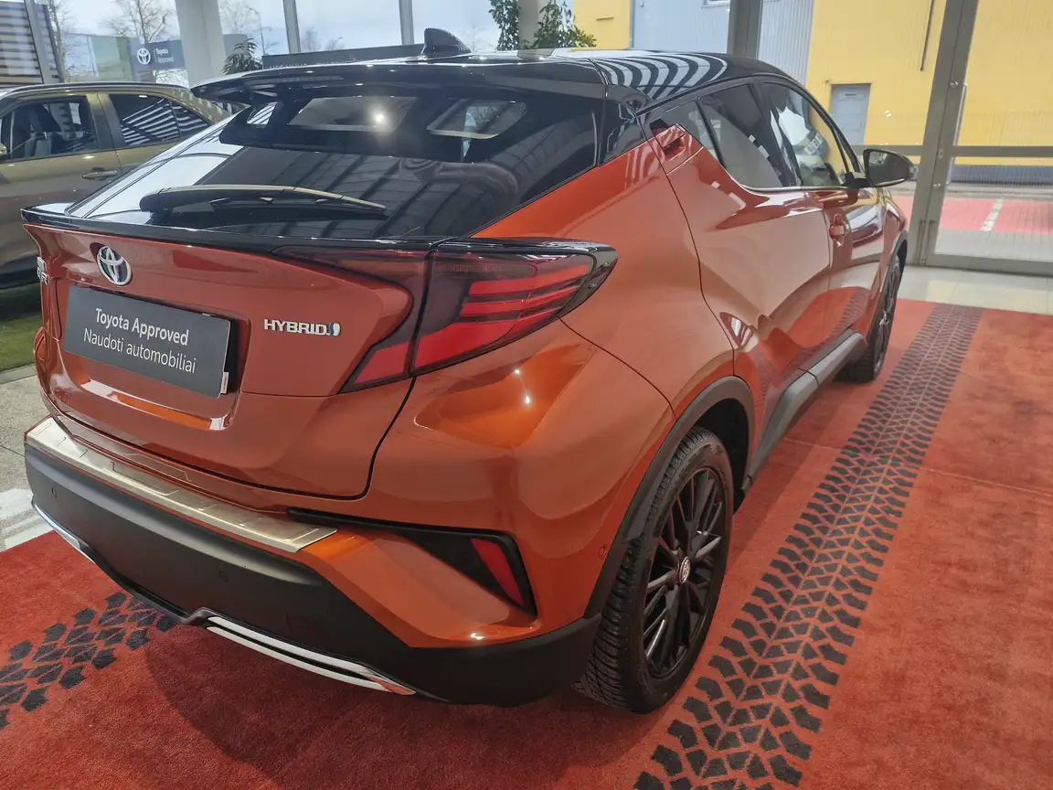 TOYOTA C-HR