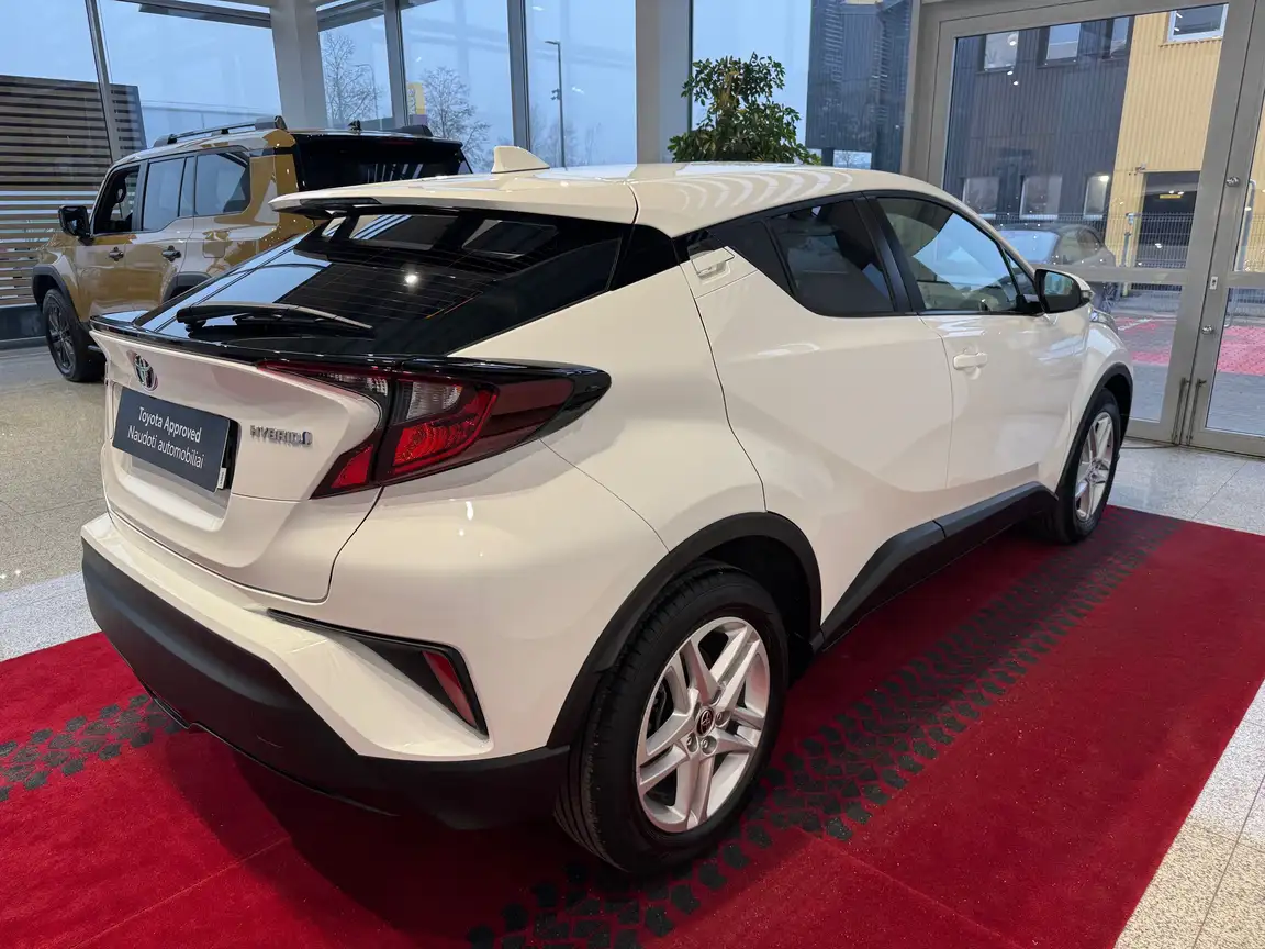 TOYOTA C-HR