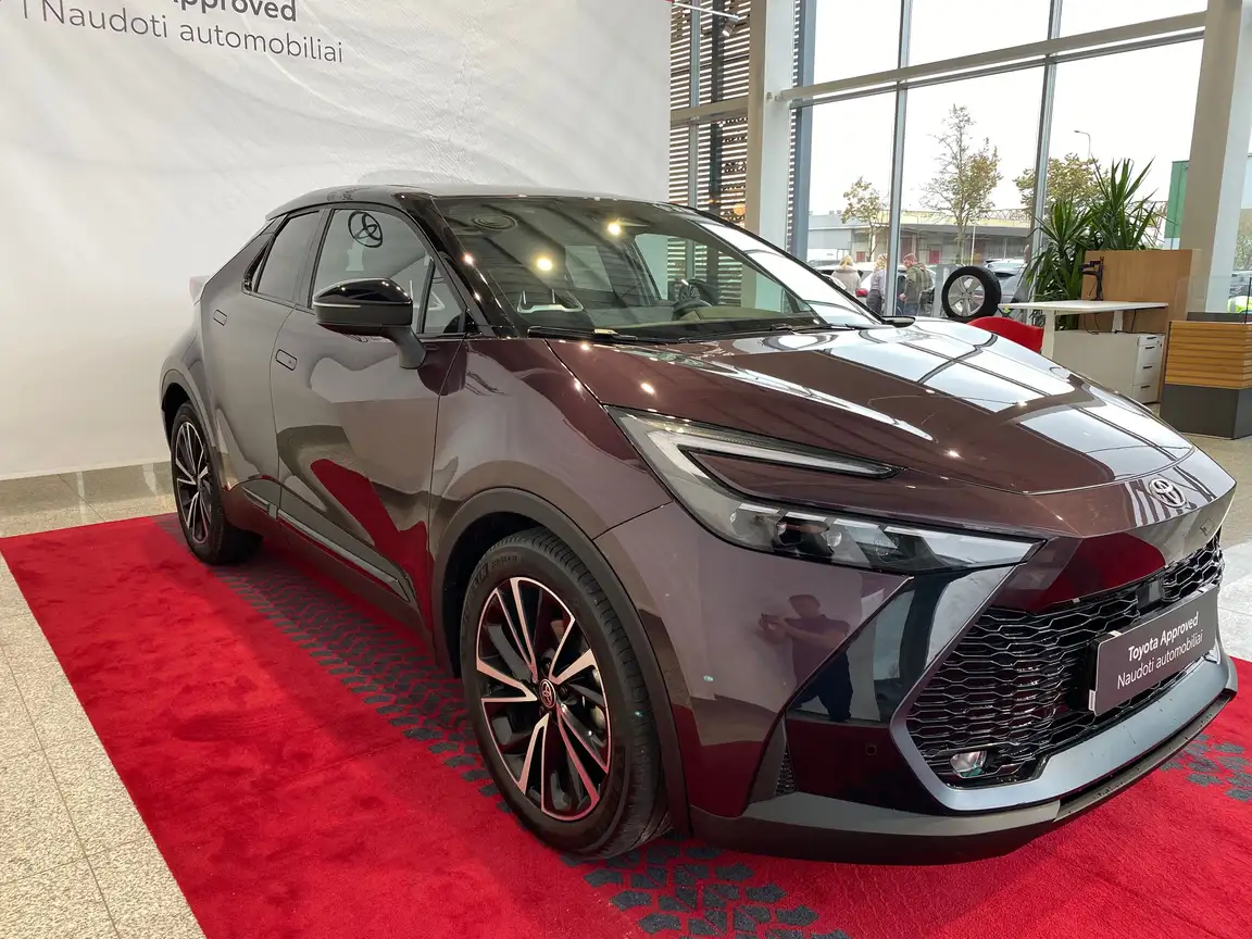 TOYOTA C-HR