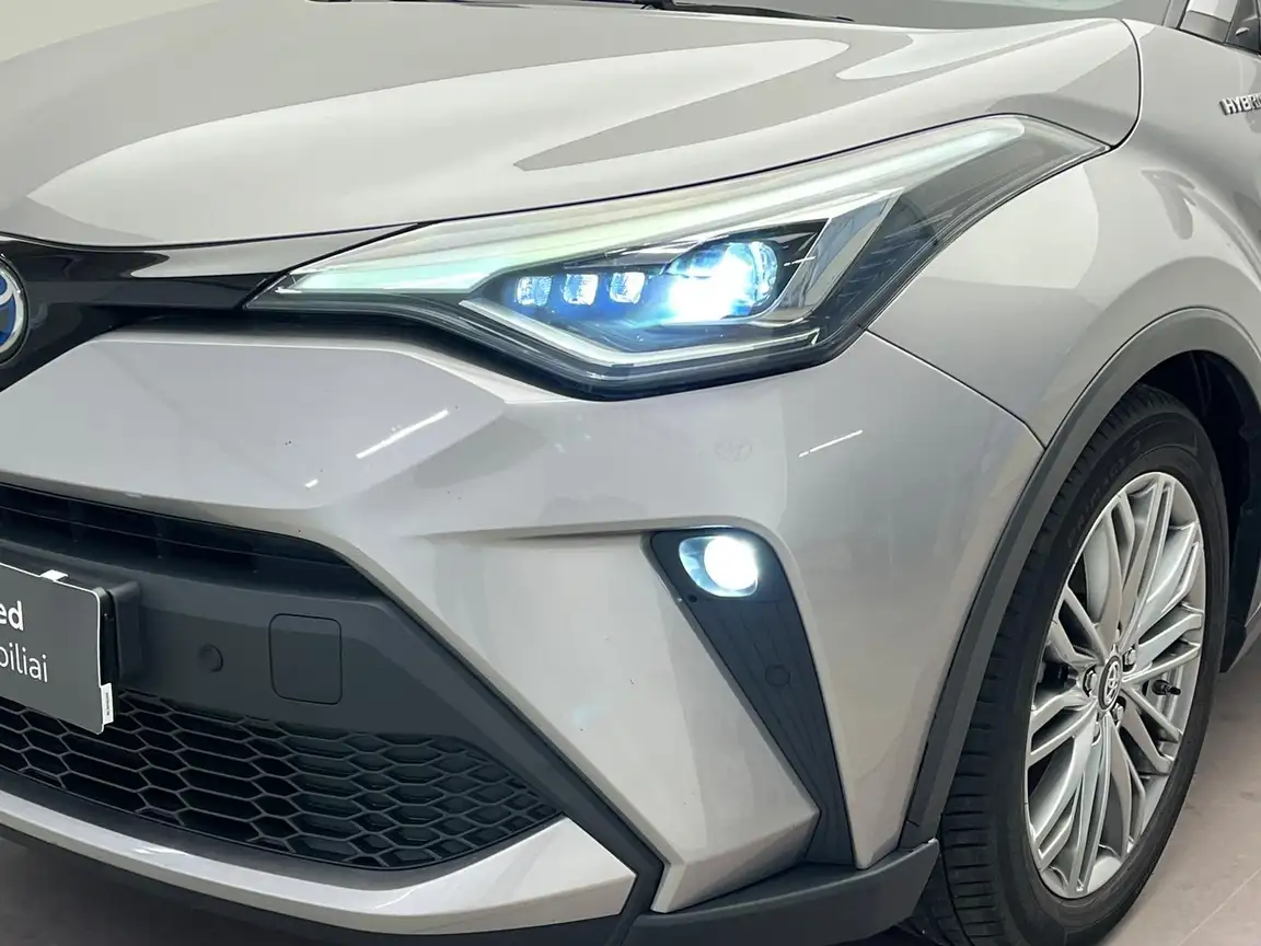TOYOTA C-HR