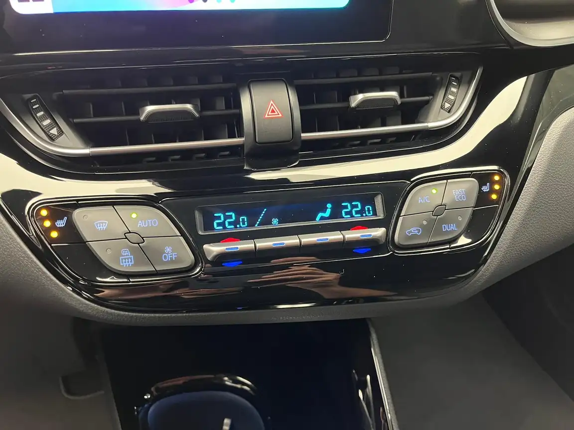 TOYOTA C-HR