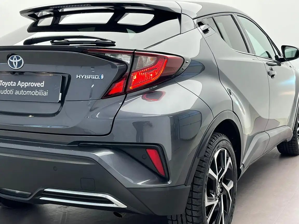 TOYOTA C-HR