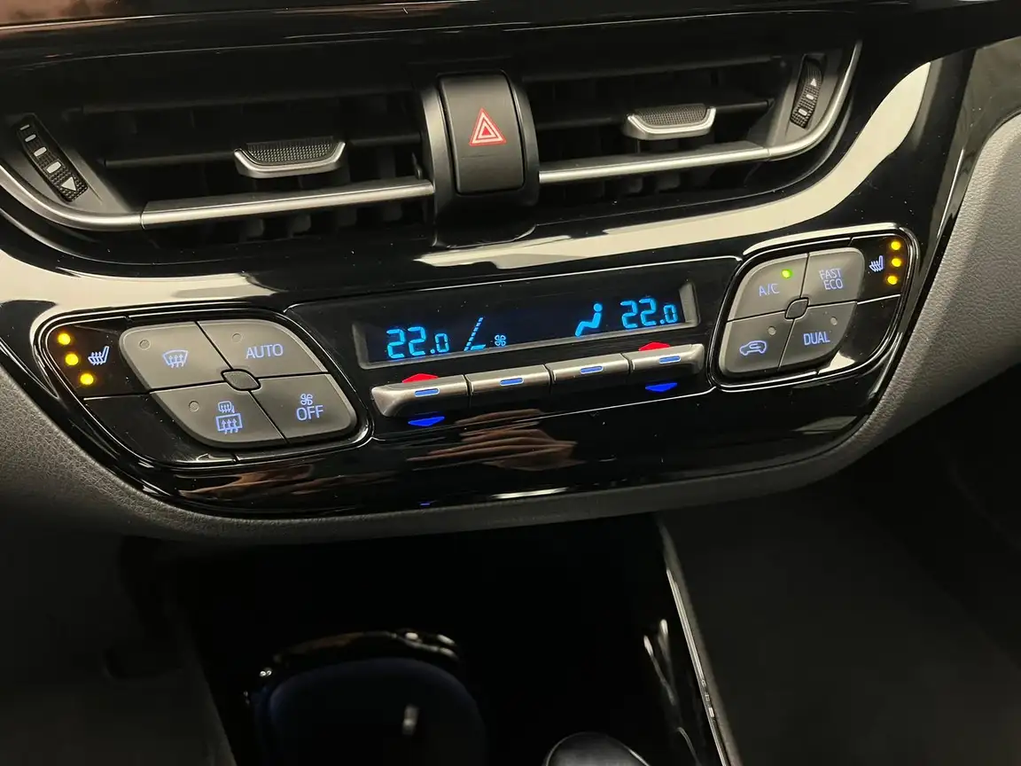 TOYOTA C-HR
