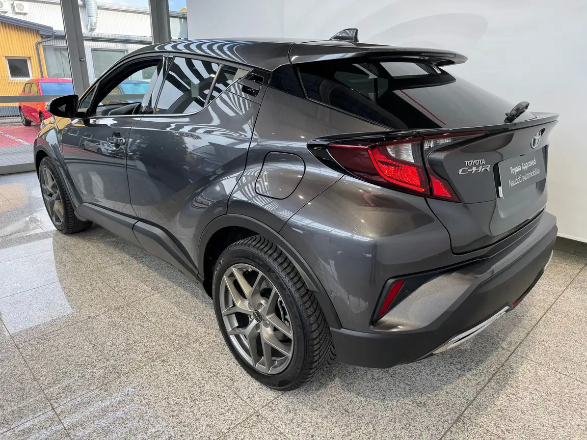 TOYOTA C-HR