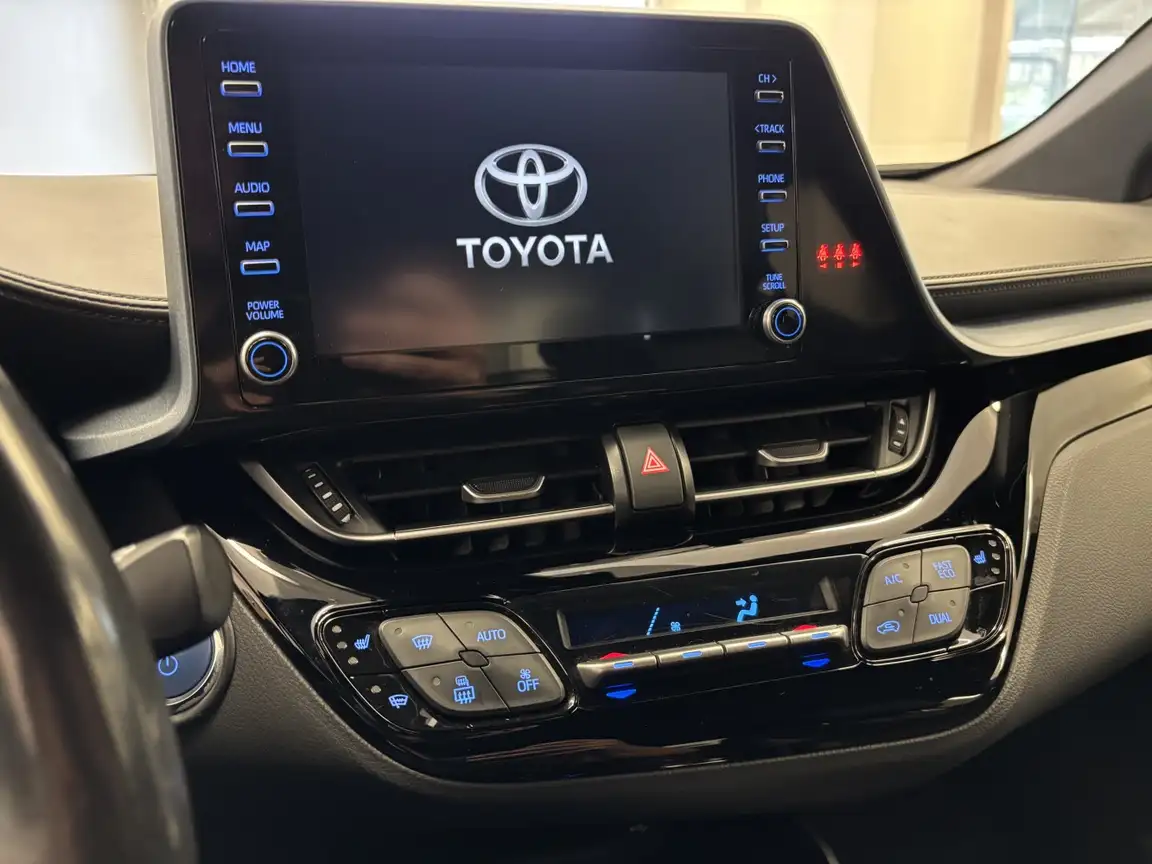TOYOTA C-HR