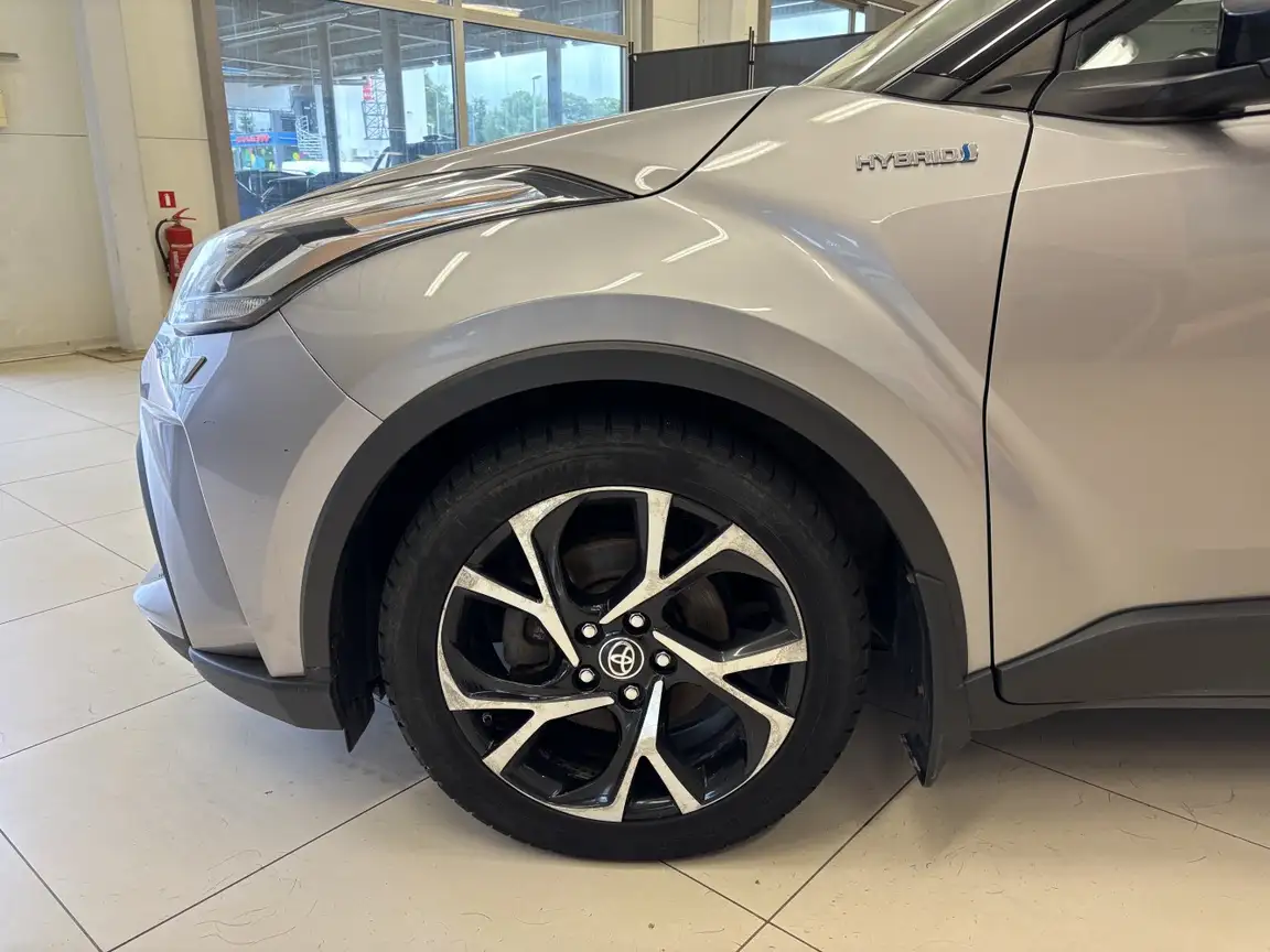 TOYOTA C-HR
