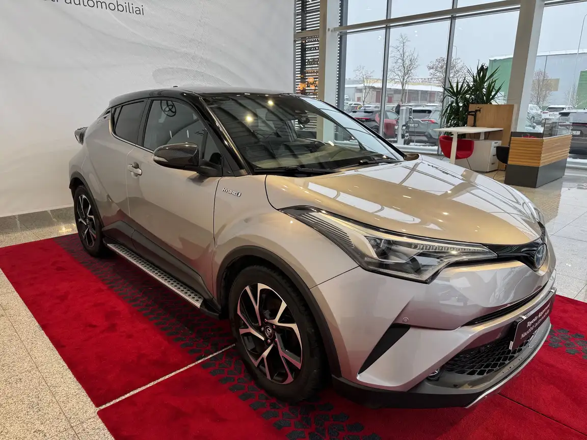 TOYOTA C-HR