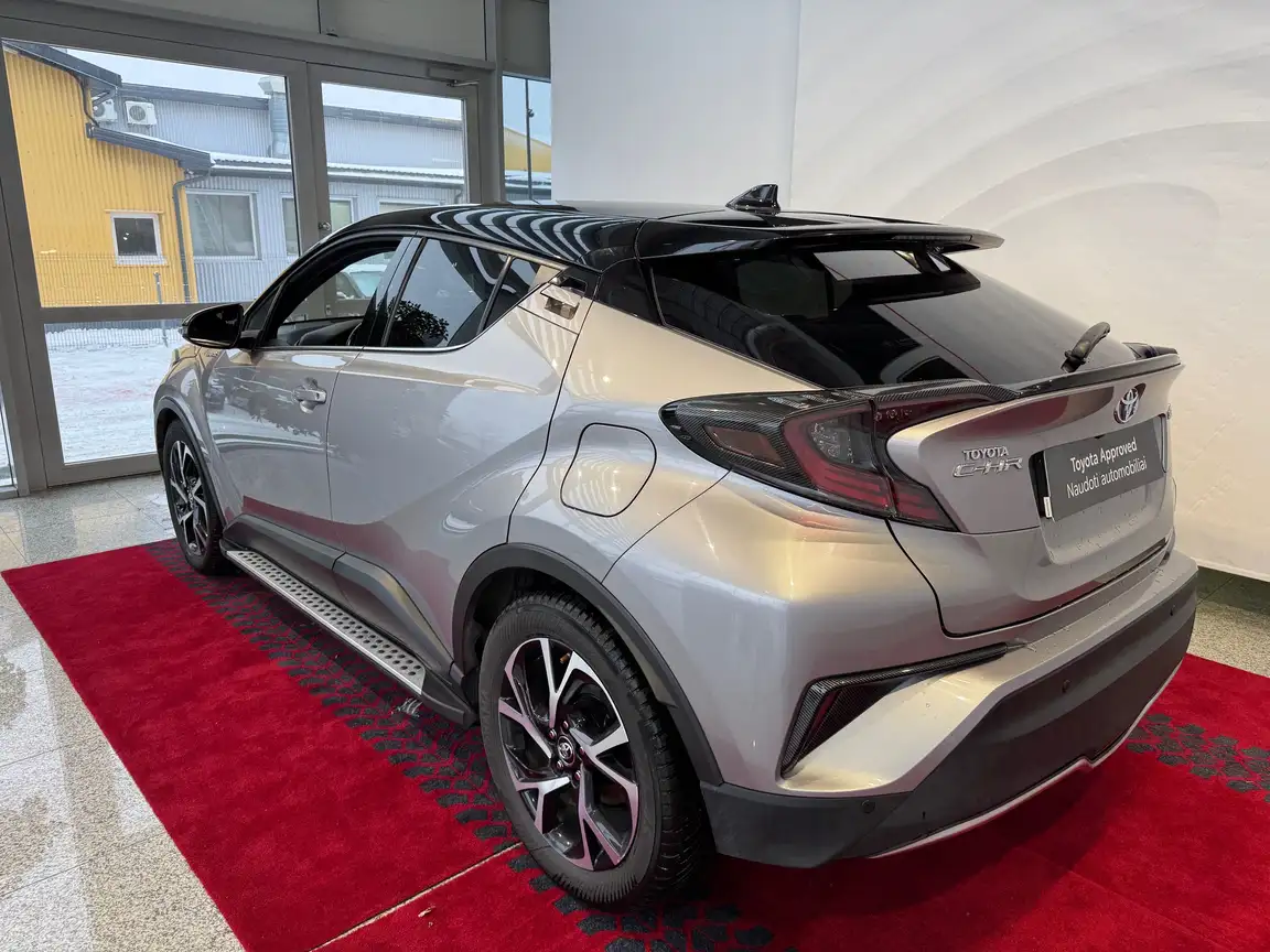 TOYOTA C-HR