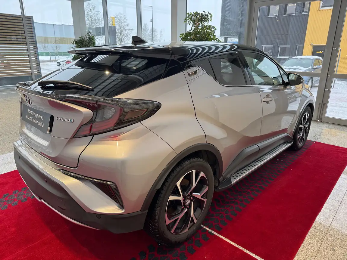 TOYOTA C-HR