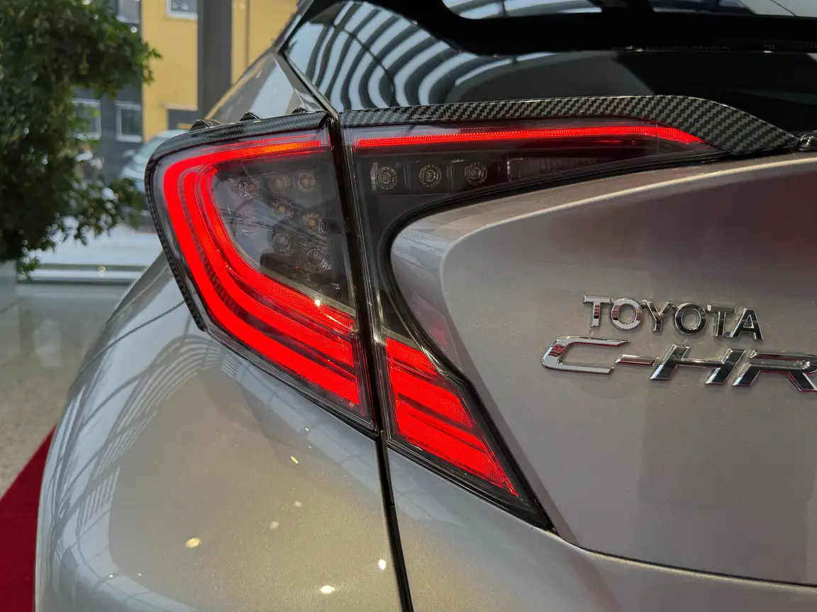 TOYOTA C-HR
