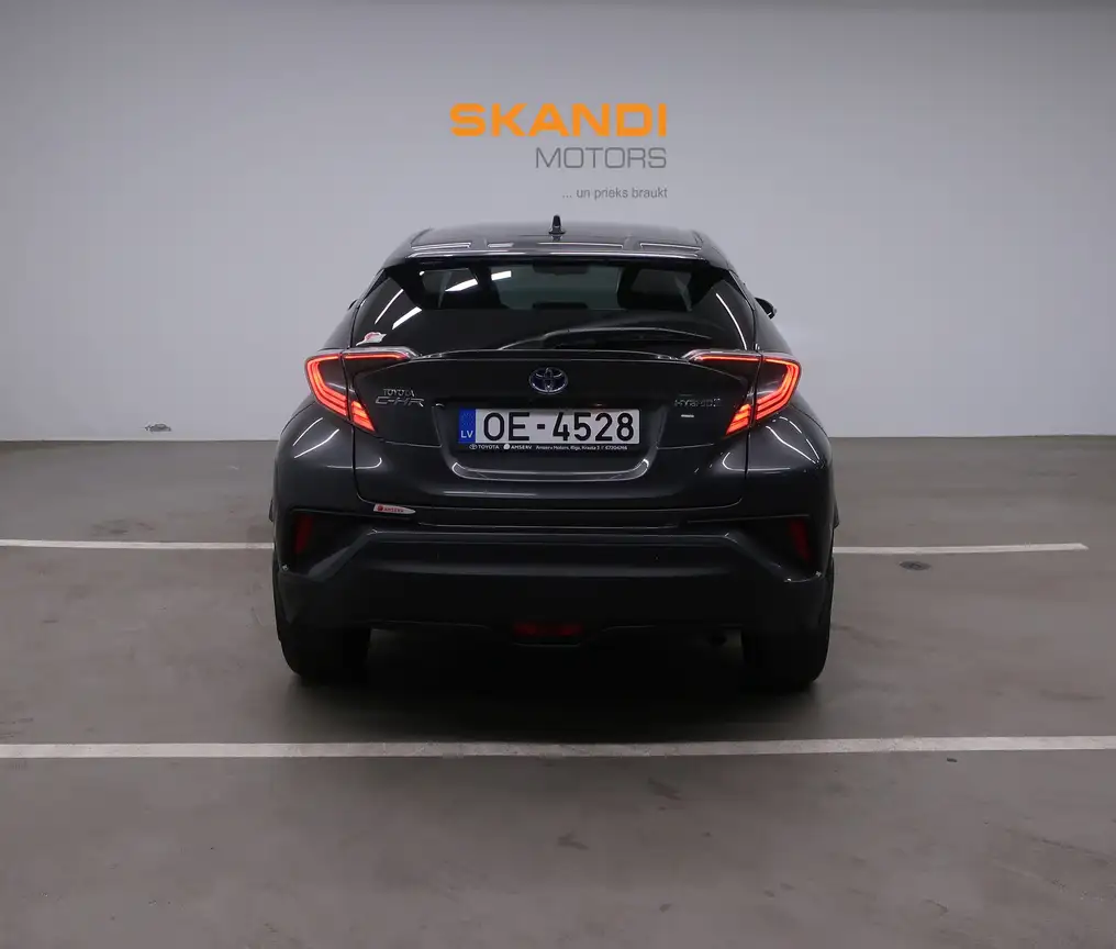 TOYOTA C-HR
