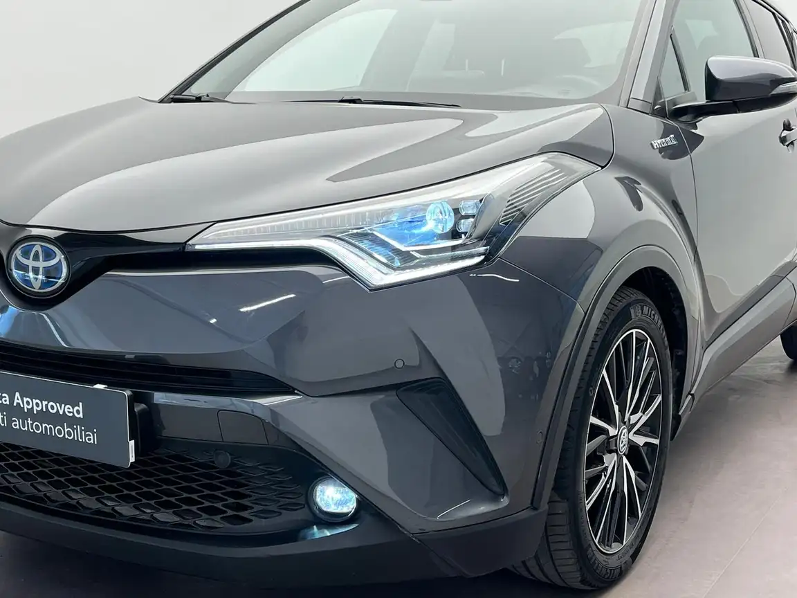 TOYOTA C-HR
