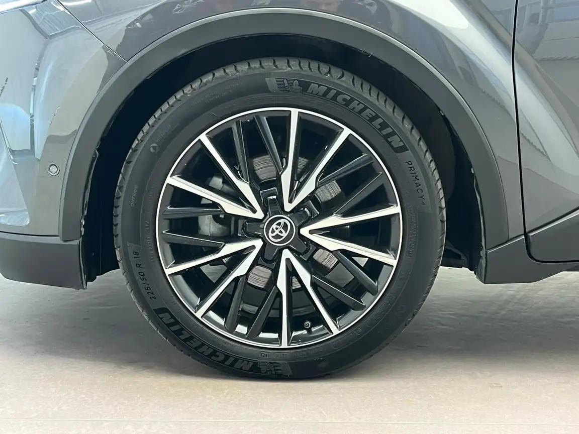 TOYOTA C-HR