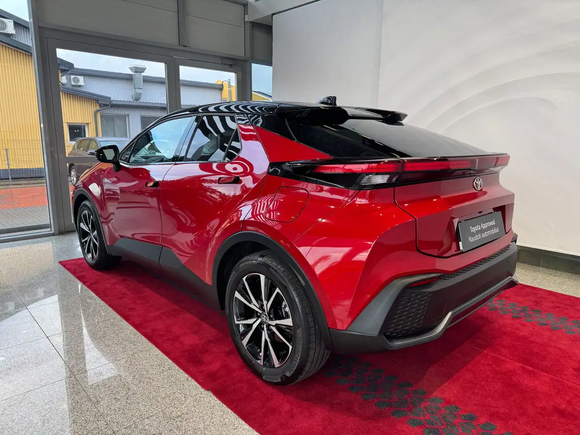 TOYOTA C-HR