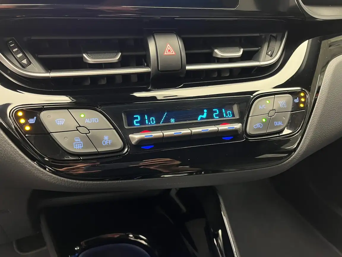 TOYOTA C-HR