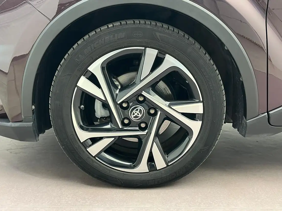 TOYOTA C-HR