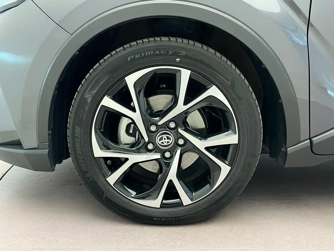 TOYOTA C-HR