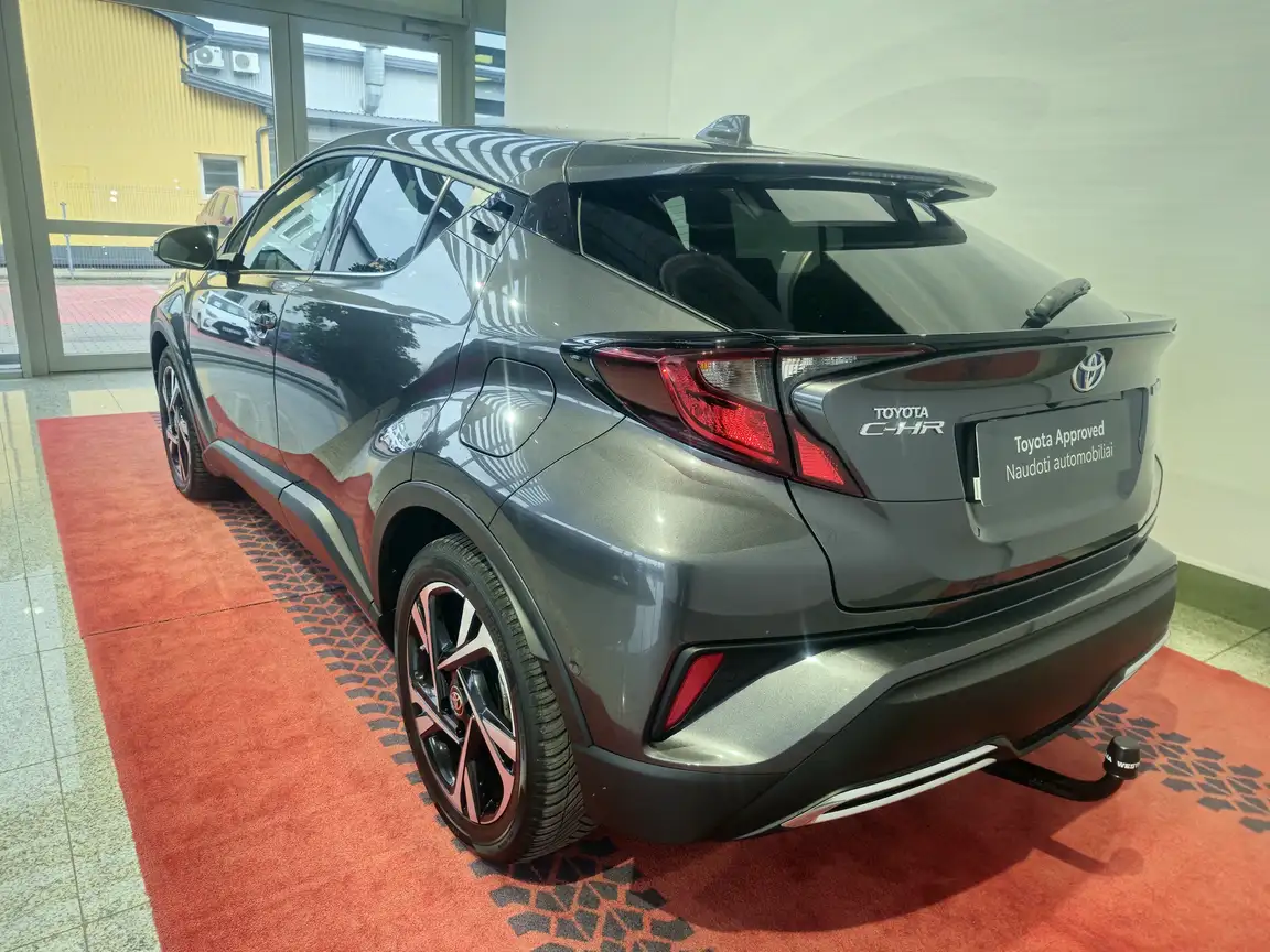 TOYOTA C-HR