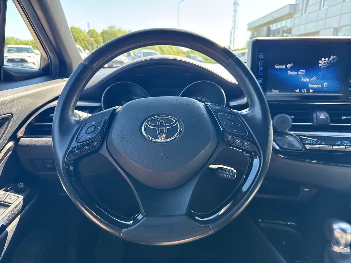 TOYOTA C-HR