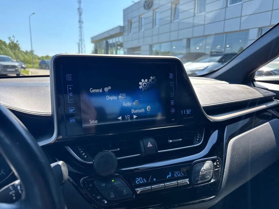 TOYOTA C-HR
