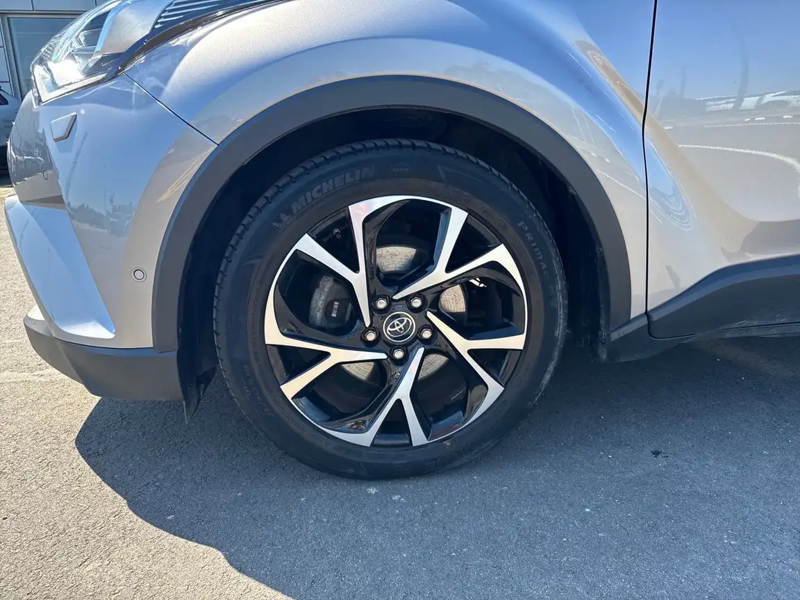 TOYOTA C-HR