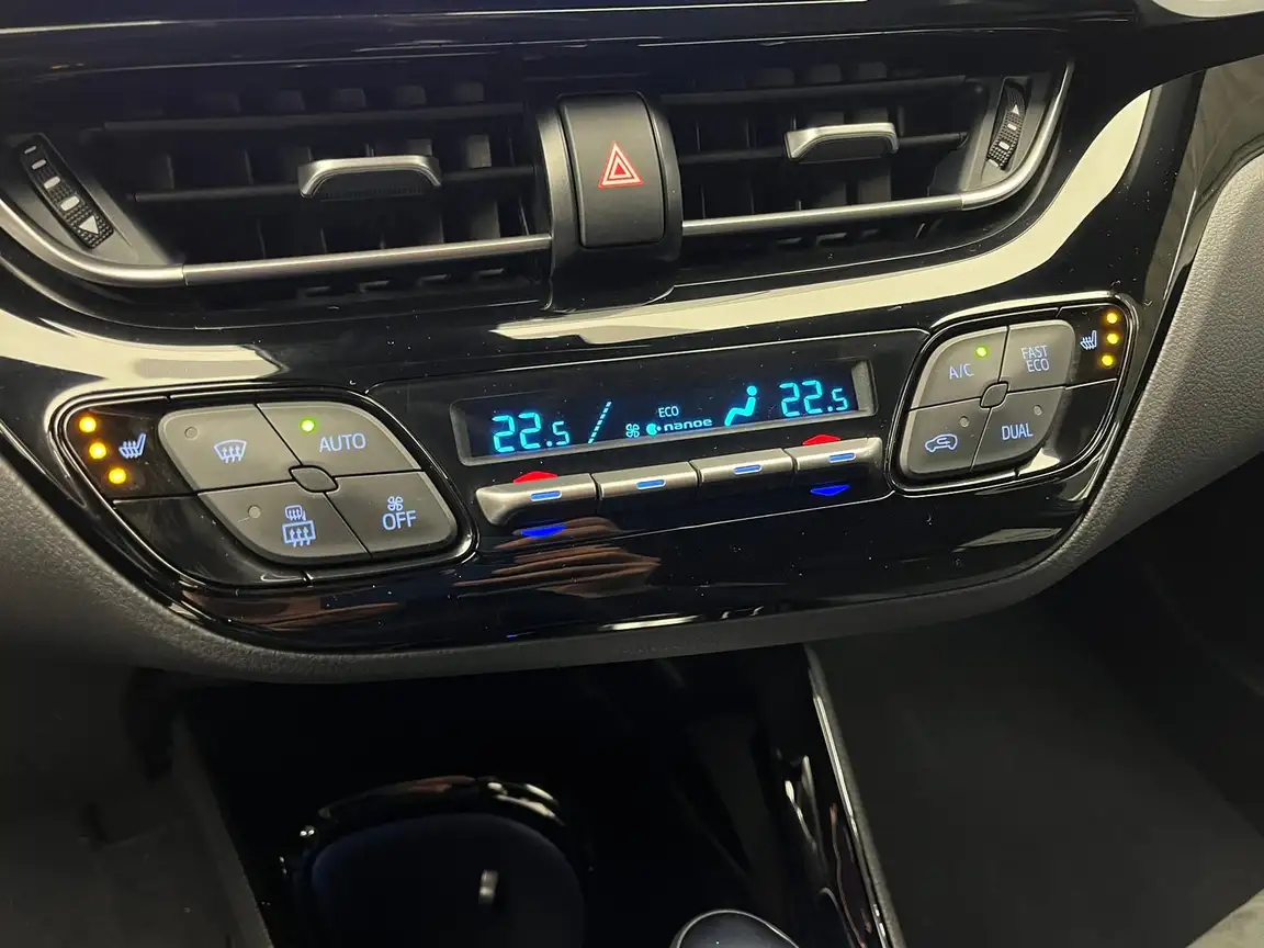 TOYOTA C-HR