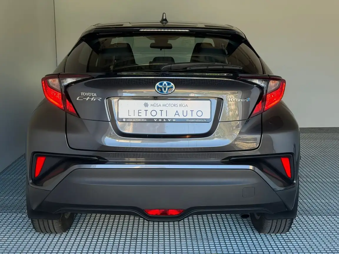 TOYOTA C-HR