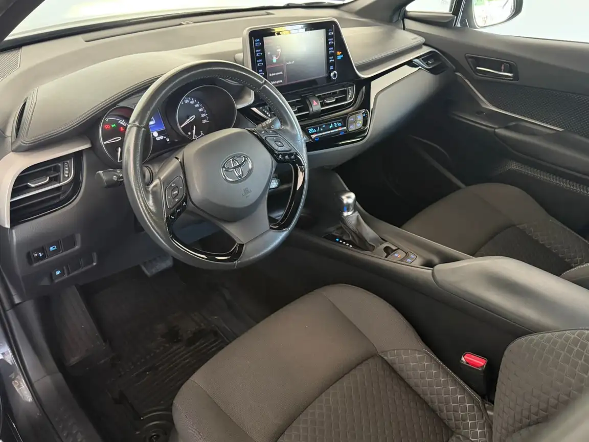 TOYOTA C-HR