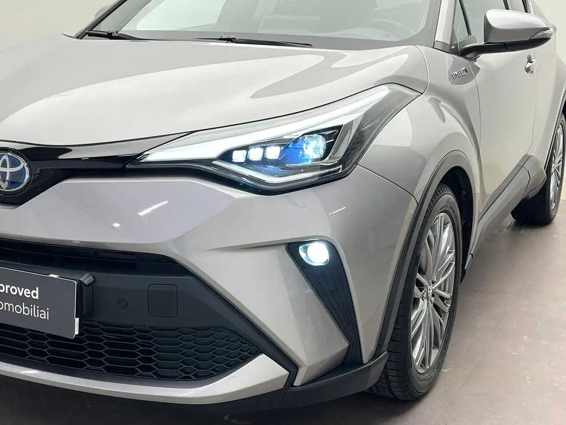 TOYOTA C-HR