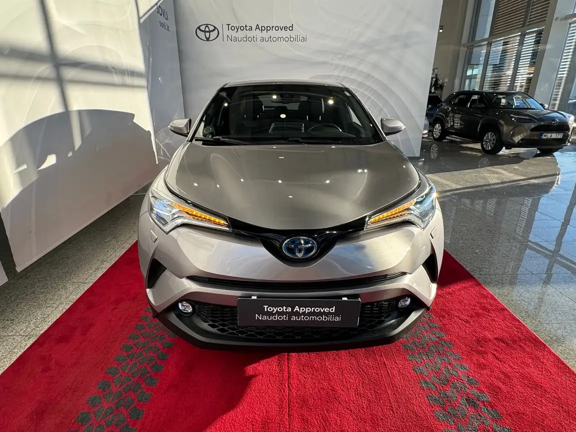 TOYOTA C-HR