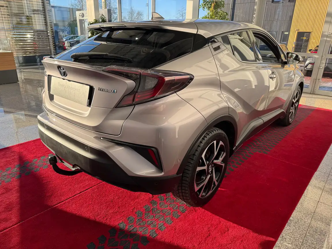 TOYOTA C-HR