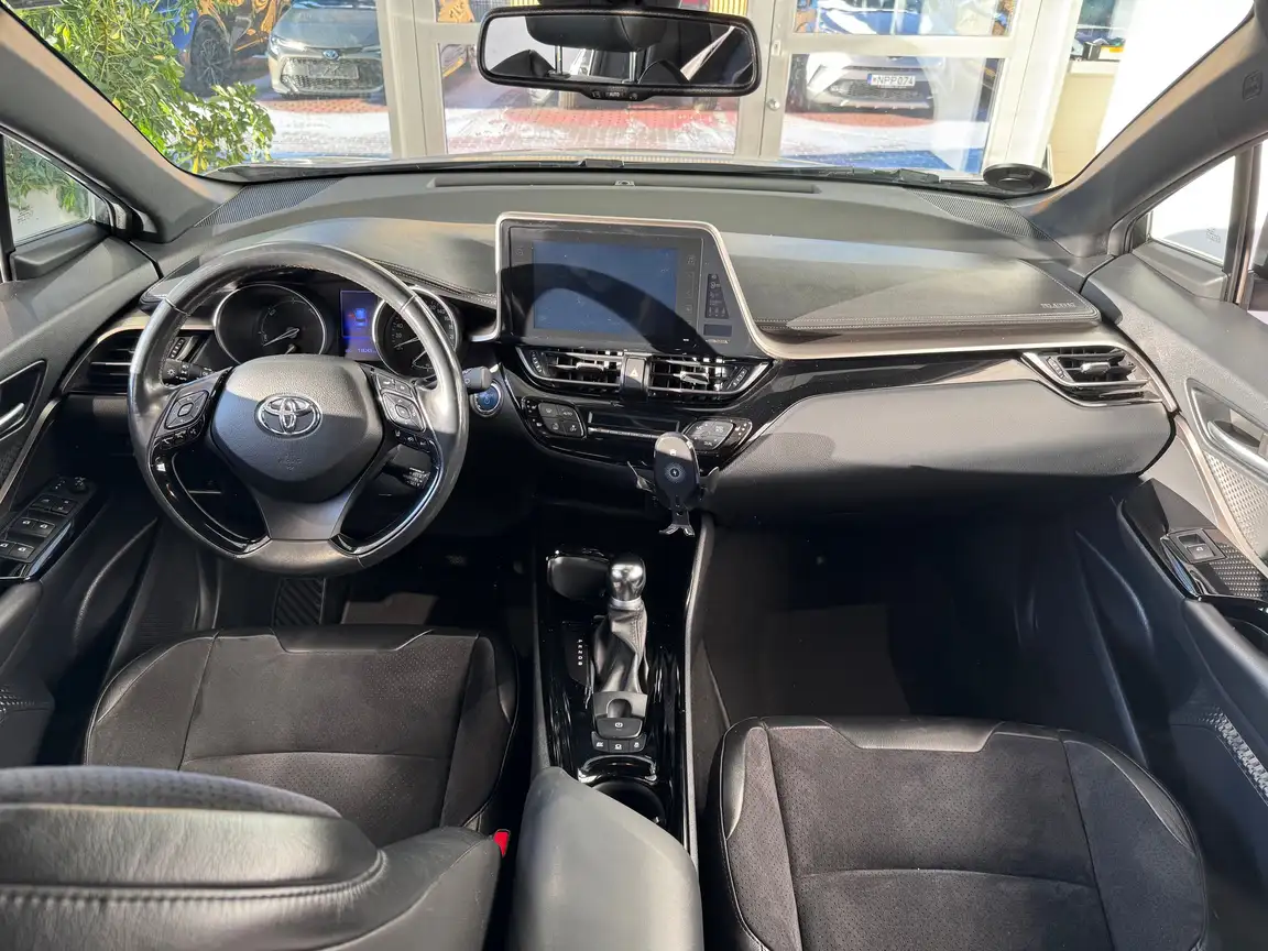 TOYOTA C-HR