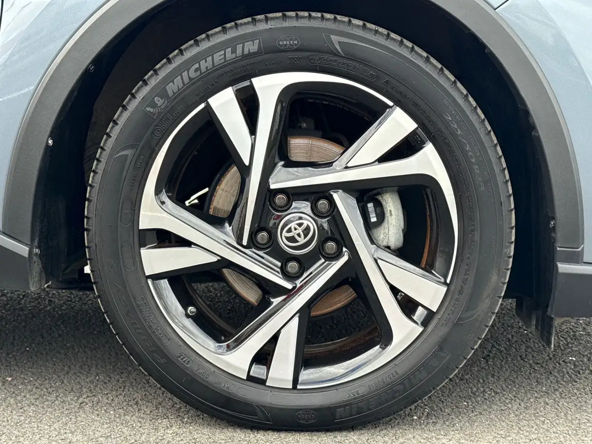 TOYOTA C-HR