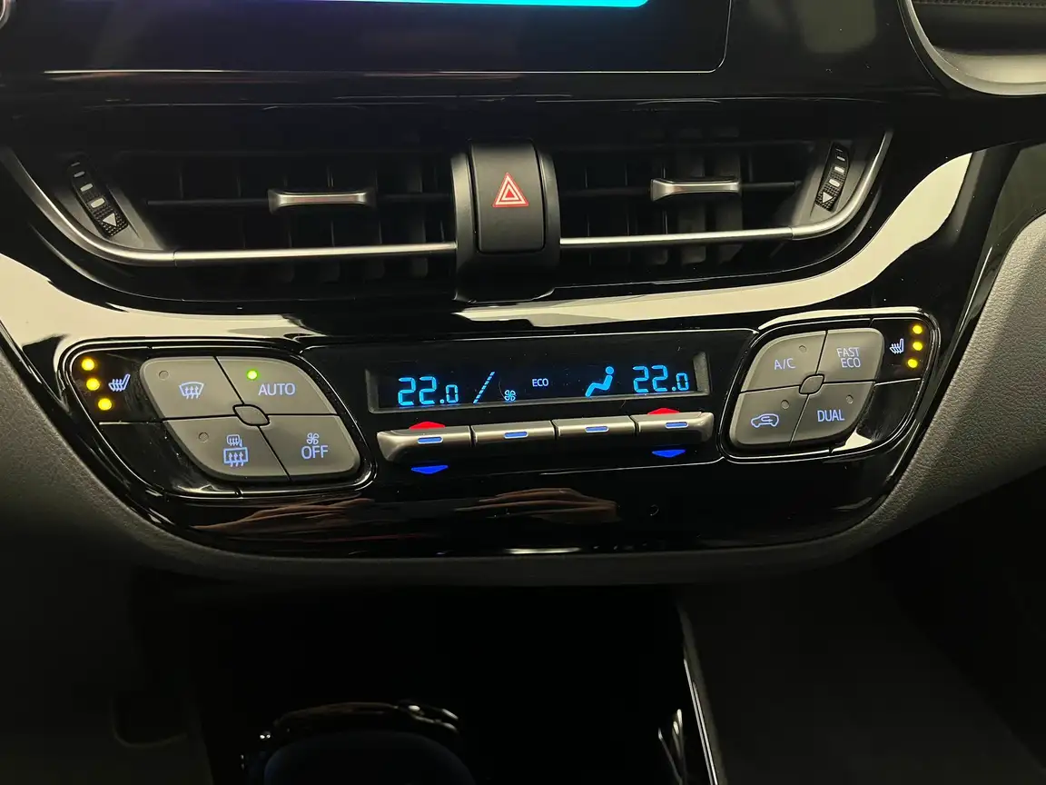 TOYOTA C-HR