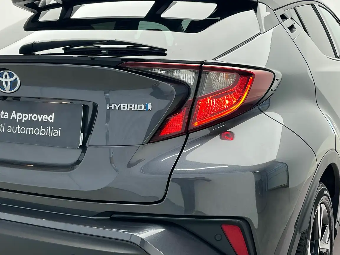 TOYOTA C-HR