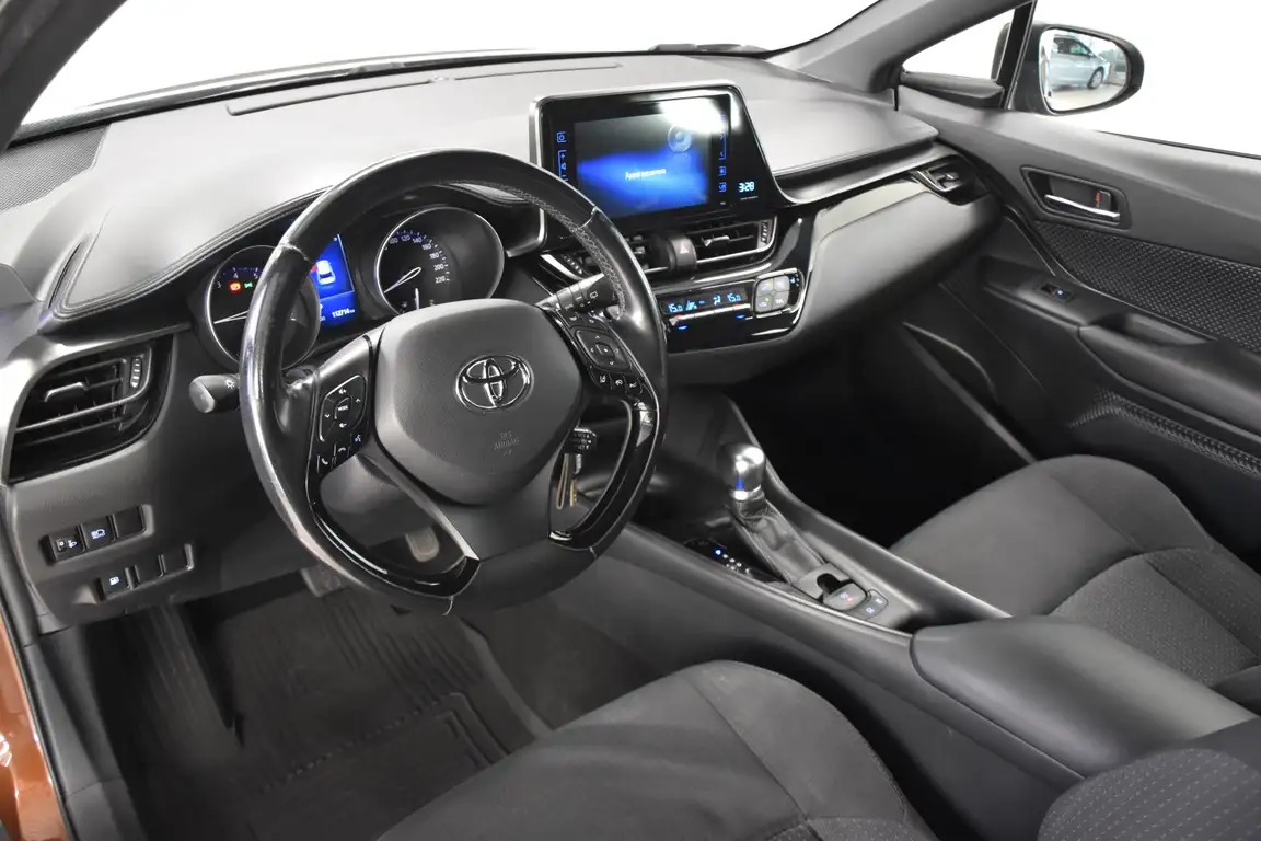 TOYOTA C-HR