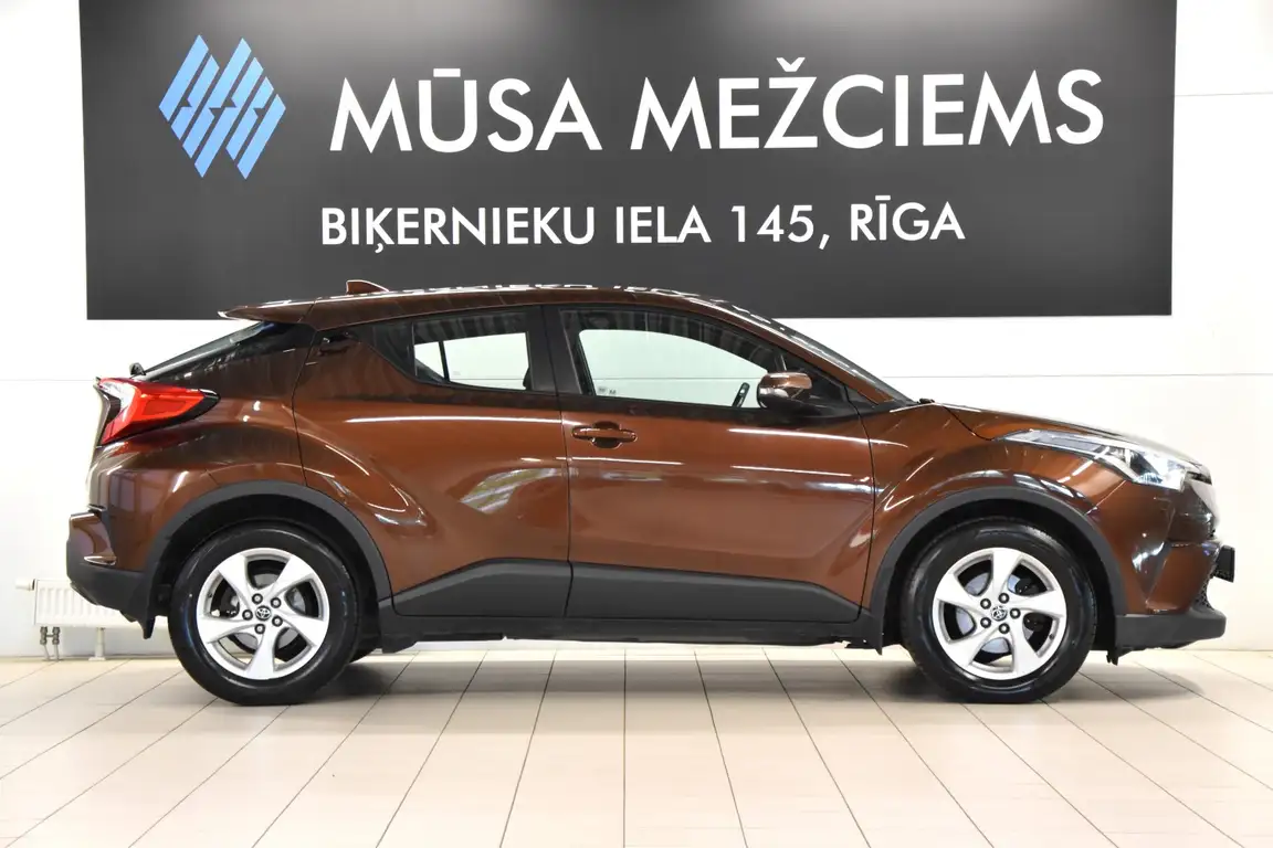 TOYOTA C-HR